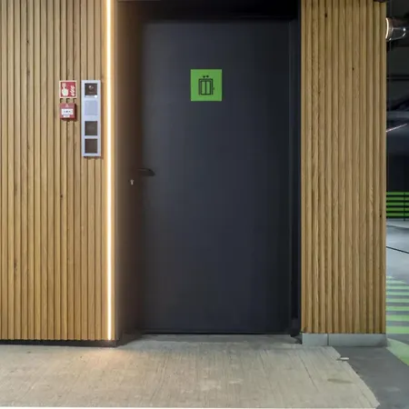 شقة Time In Hart Of Cracow,gym&pool&sauna And Free Parking