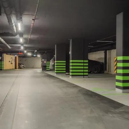 Time In Hart Of Cracow,gym&pool&sauna And Free Parking شقة *